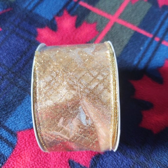 🌸 3 for $20 🌸 Gold Holiday Ribbon - Picture 3 of 4